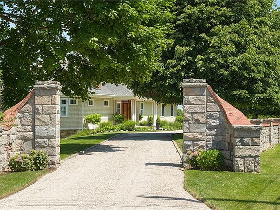 2nd image of 4 Foster Cove Rd