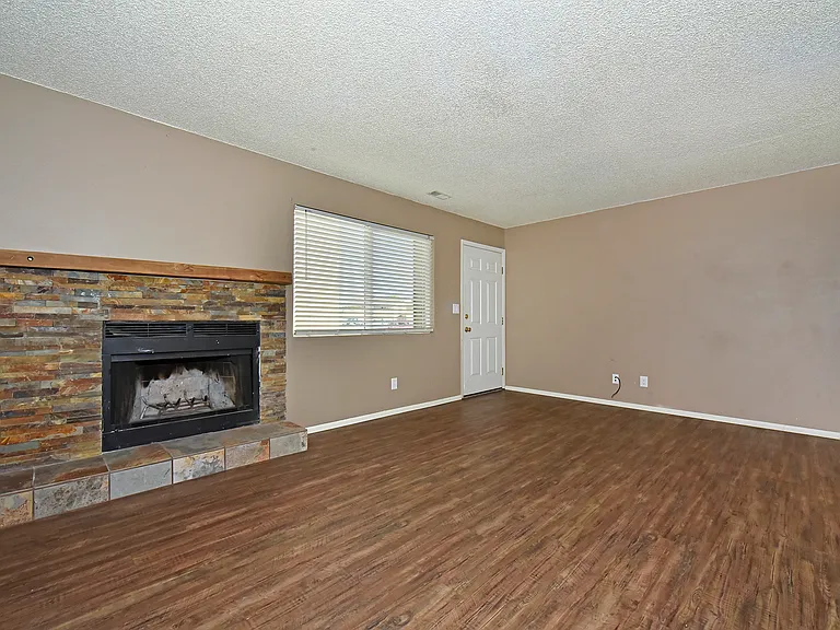 2350 Washo Cir — Photo 2