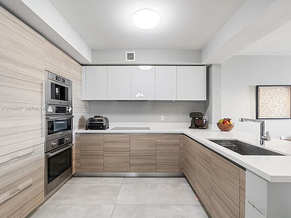 4th image of 300 Sunny Isles Blvd Unit 4-1405