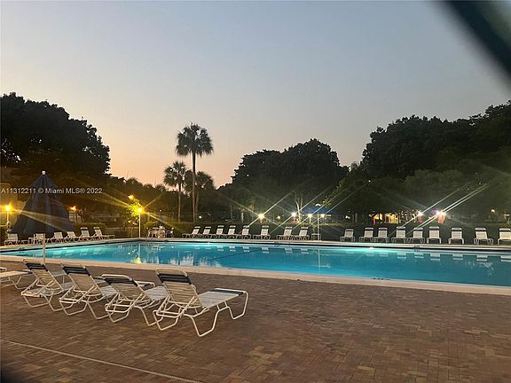 3rd image of 502 Gardens Dr APT 101