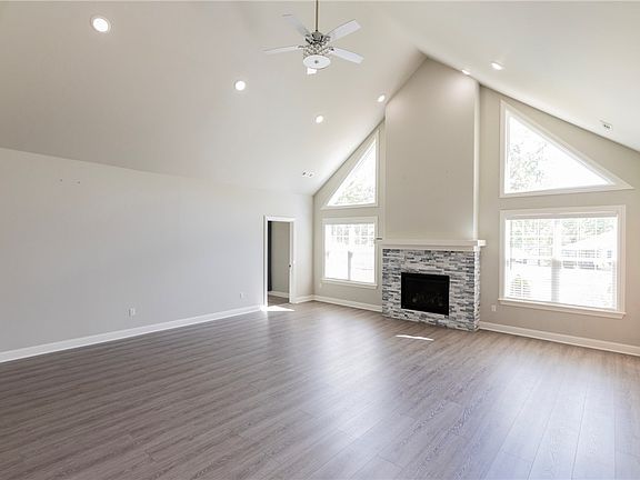 3rd image of 3 Leatherwood Dr