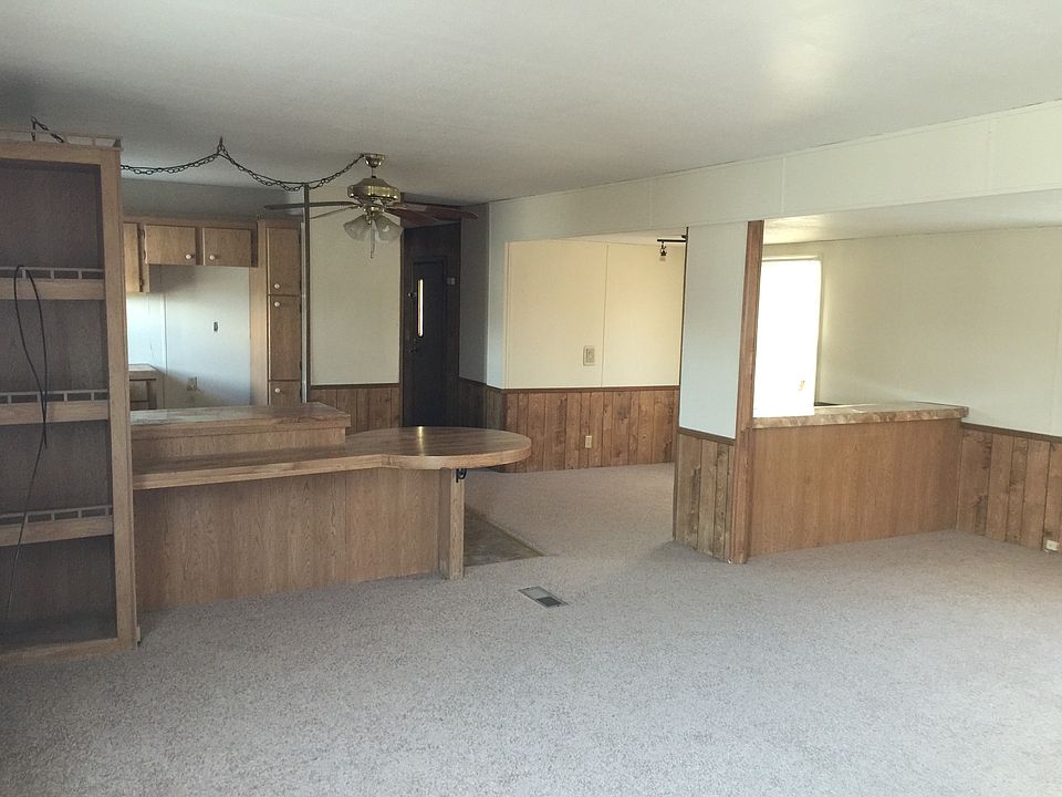 2nd image of 514 Maureen Ct