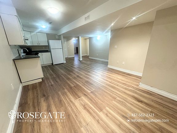 3rd image of 976 Southfork Dr #2