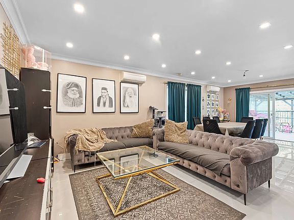3rd image of 4202 Manhattan Ave Floor 2