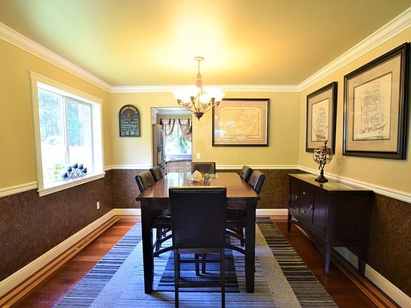 3rd image of 1018 27th Street Ct NW