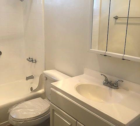 5th image of 14740 Roscoe Blvd #50