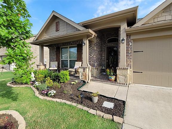 3rd image of 216 Chamberlain Dr