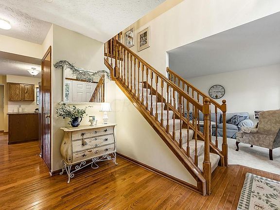 5th image of 2083 Maxwell Ave