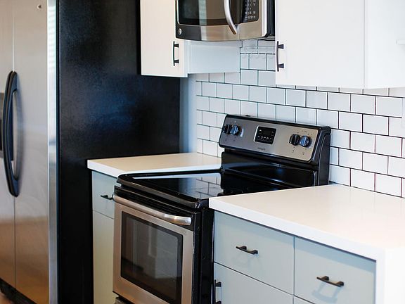 3rd image of 372 Carroll Park E APT 209