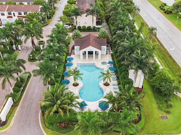 117 NW 209th Trl, Pembroke Pines, FL 33029