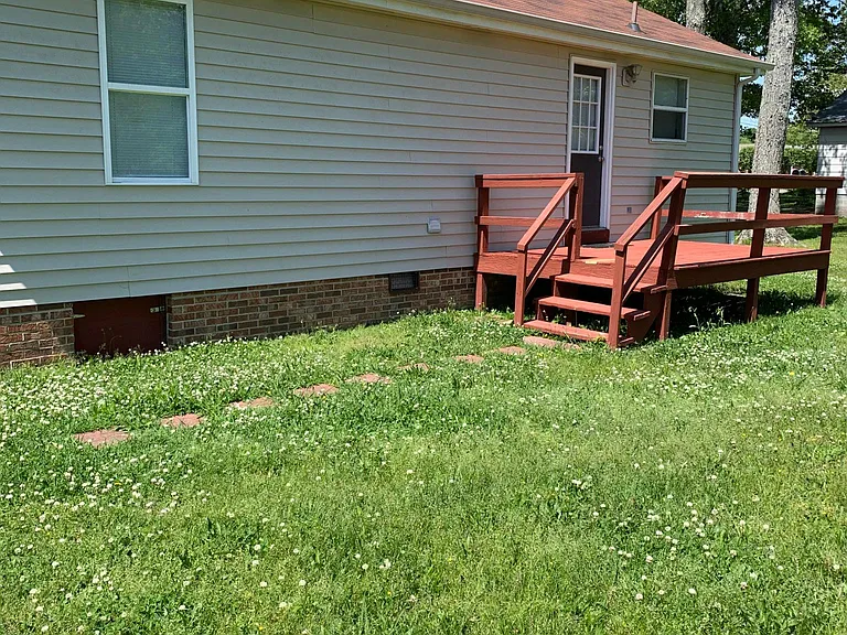 202 Reeves St — Photo 5