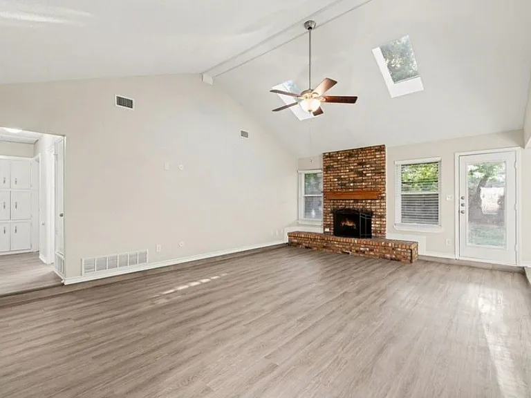 4900 Ridgeline Dr — Photo 7