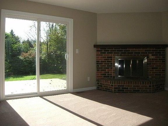 4th image of 8550 Avon Ct
