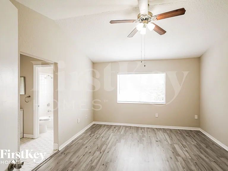18050 SW 142nd Ct — Photo 8