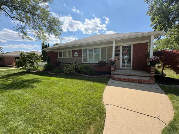 8908 Fox Ave, Allen Park, MI 48101