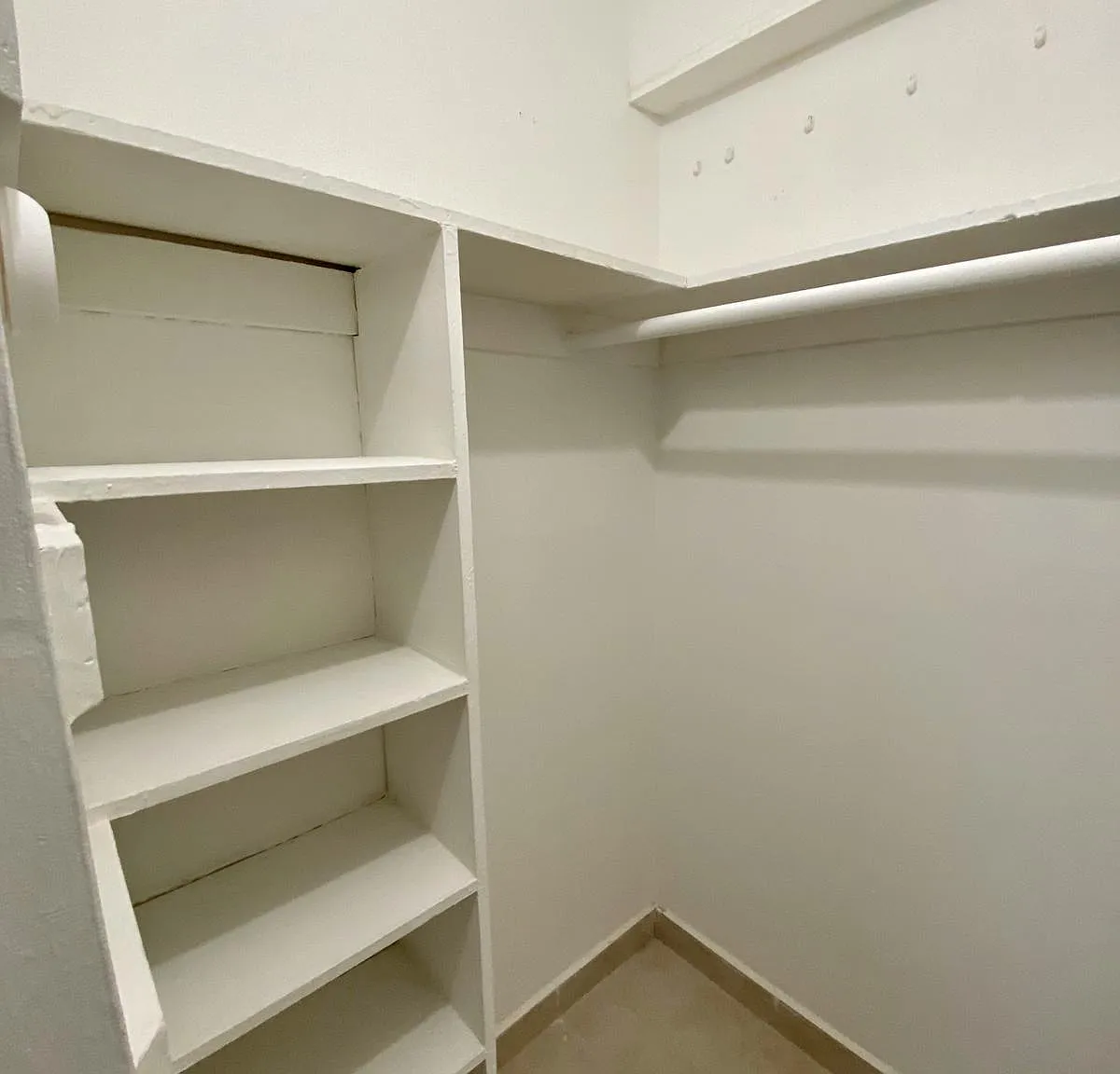 666 W 81 St # 107 (45F) - 1 — Photo 4