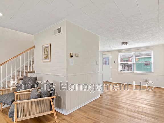 5th image of 2025 Kelmore Rd #1