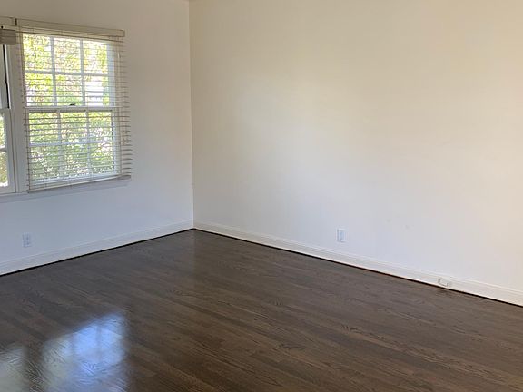 5th image of 6916 Beverly Blvd