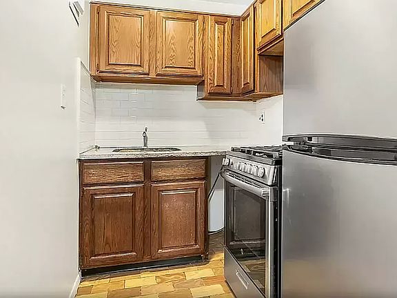 4th image of 341 Lexington Ave APT 4F
