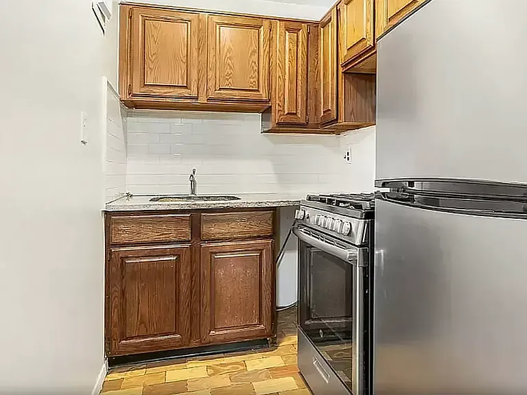 341 Lexington Ave #4F — Photo 4