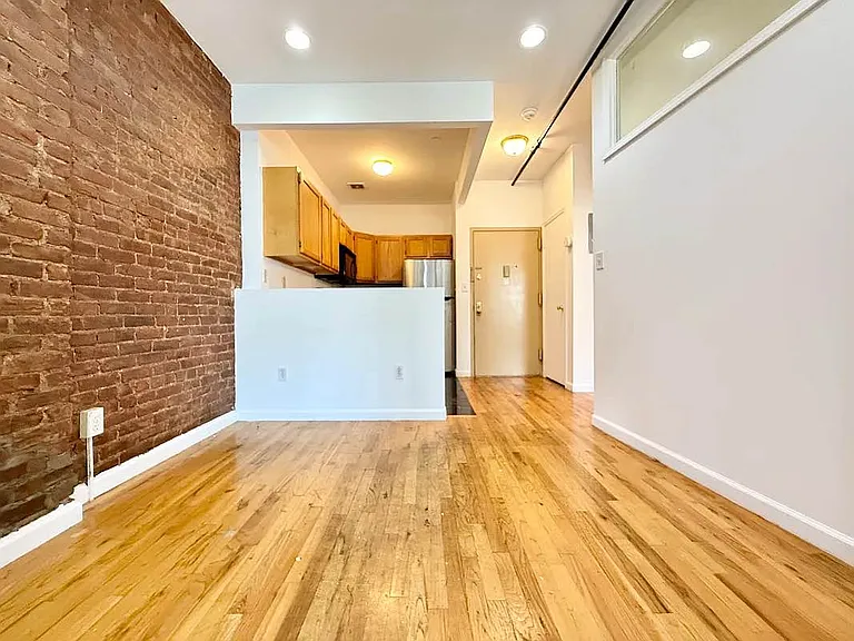 2117 3rd Ave #2F — Photo 7
