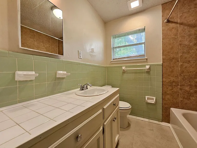 1504 S West S Young Dr — Photo 15