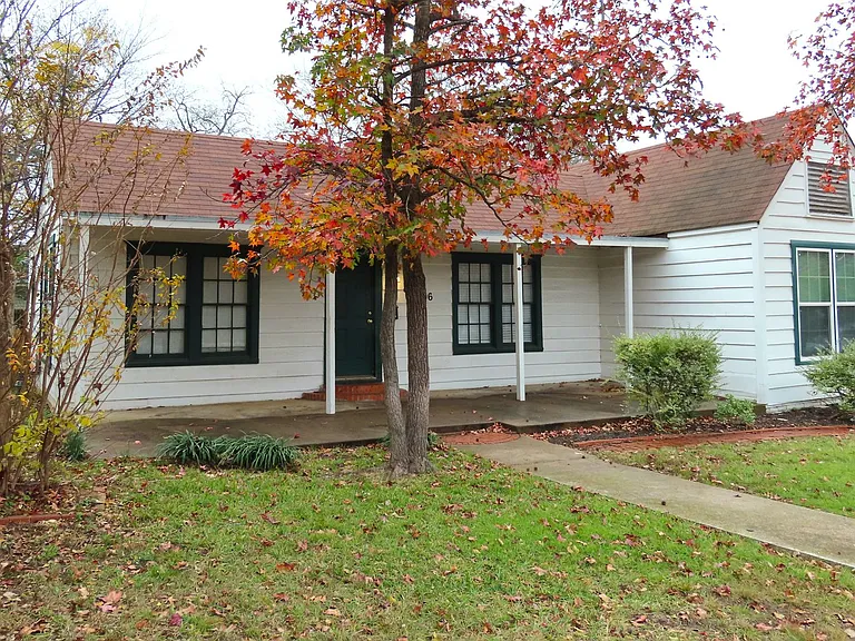 1306 S Glenwood Blvd — Photo 2