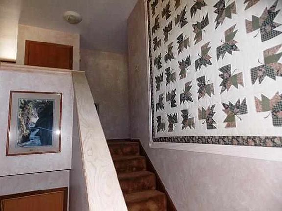 3rd image of 429 Droz Dr