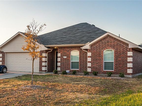 4th image of 611 Antonio Ln