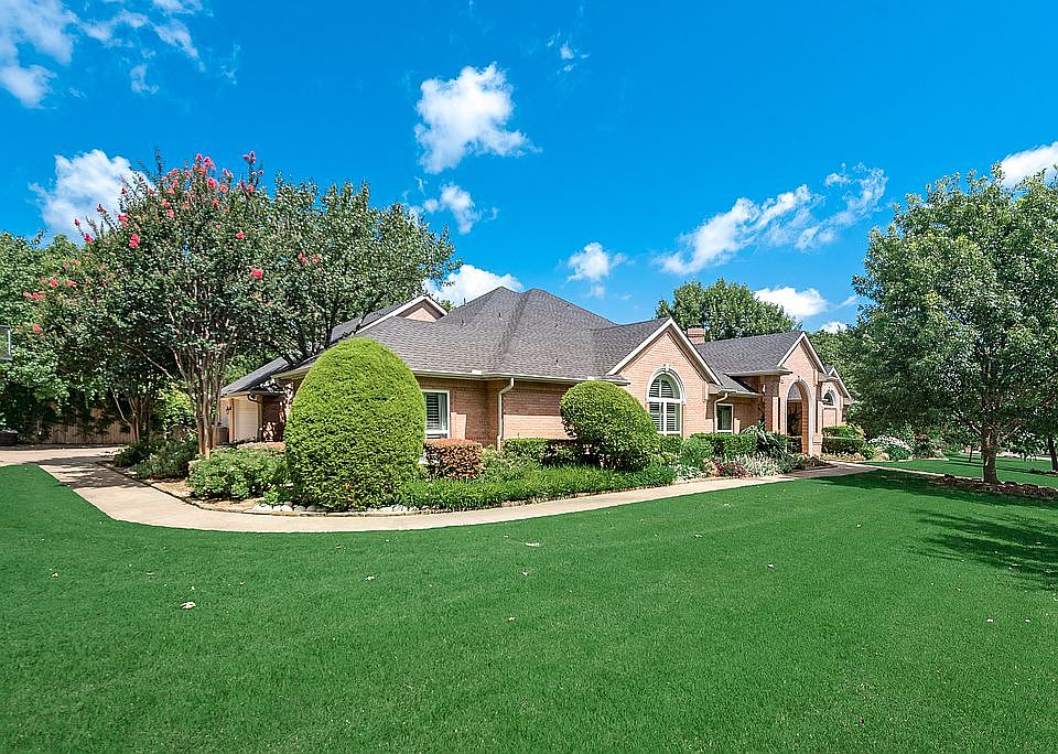 1st image of 804 Ovilla Oaks Dr