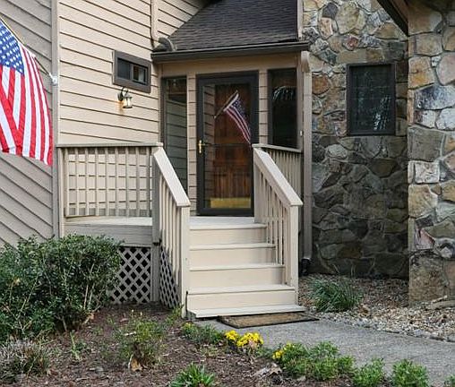 3rd image of 4403 Chimney Springs Ct