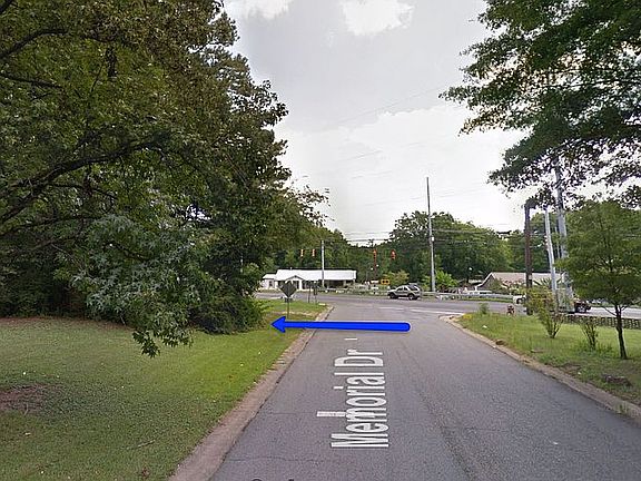 5th image of 401 Memorial Dr