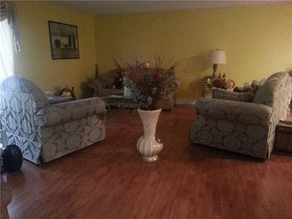 5th image of 4901 NW 72nd Ave