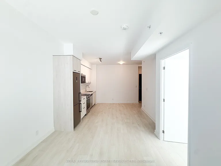 75 James St S #315 — Photo 7