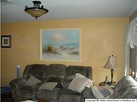 5th image of 74 Roberts Dr