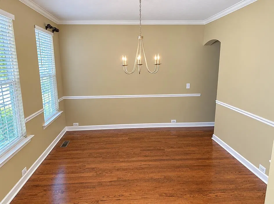 4 bed, 2.5 bath, 2684 sqft, $3,100 — Photo 4
