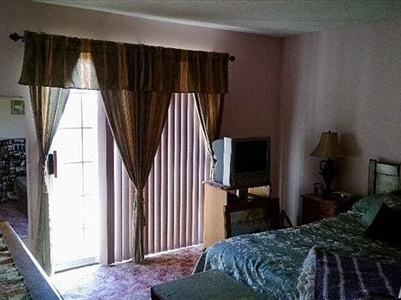 5th image of 6148 Eleanor Ave