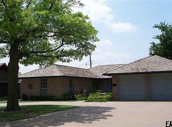 2nd image of 2209 Indian Dr