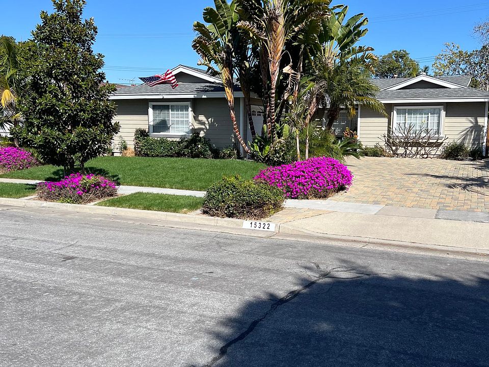 Beautiful 5 bedroom 2 bath home in a wonderful neighborhood in Huntington Beach
