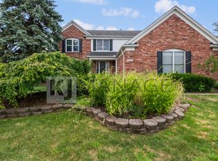 47643 Ashford Dr S, Canton, MI 48188