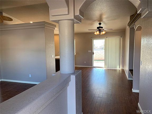 5th image of 2044 E Desert Palms Dr