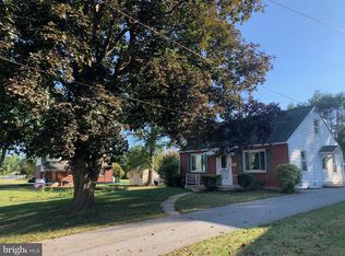 251 Hawthorne Dr, Lancaster, PA 17603