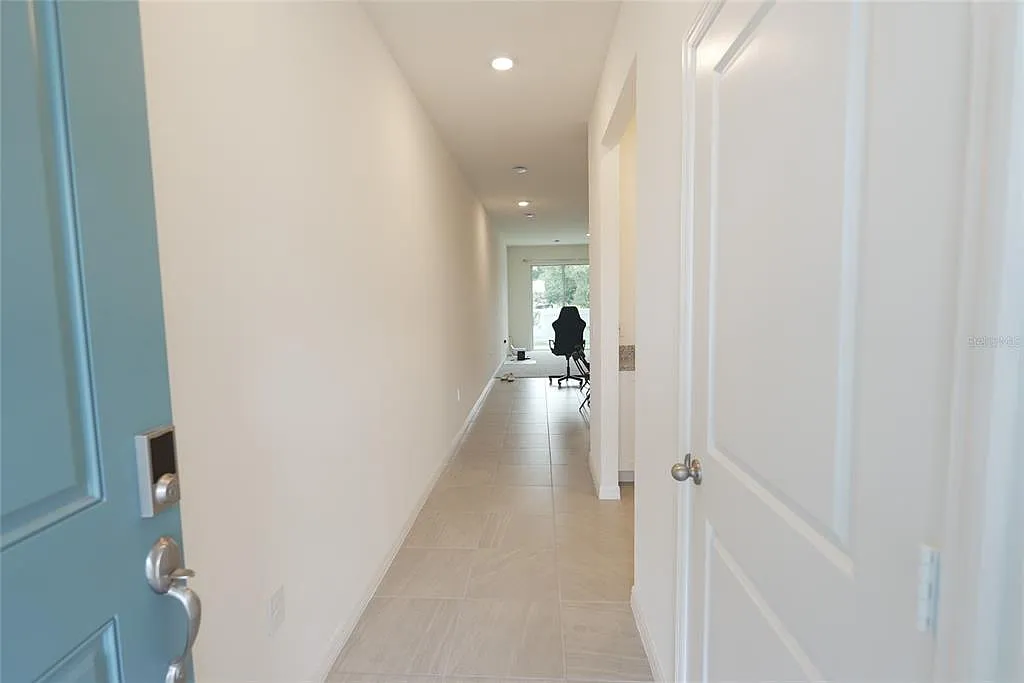 3 bed, 2.5 bath, 1628 sqft, $2,450 — Photo 3