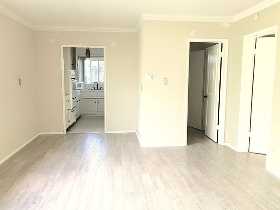 4th image of 1520 N Hayworth Ave APT 16