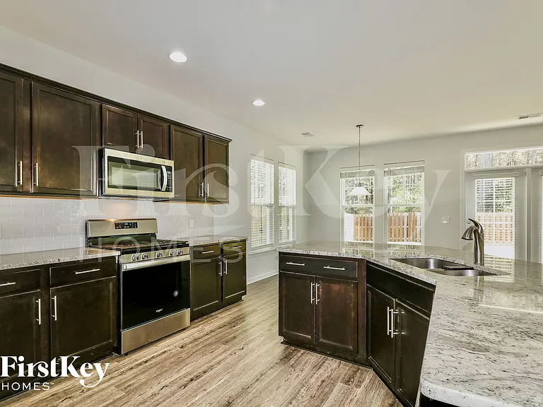 421 Sanctuary Park Dr — Photo 8