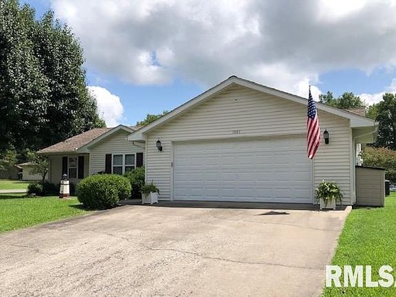 3rd image of 1501 Brittany Ln