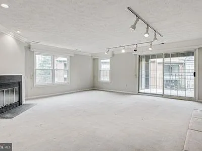 7 Pipe Hill Ct #B — Photo 12