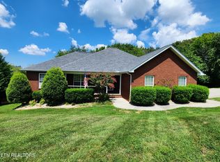 191 Portland Dr, Lenoir City, TN 37771