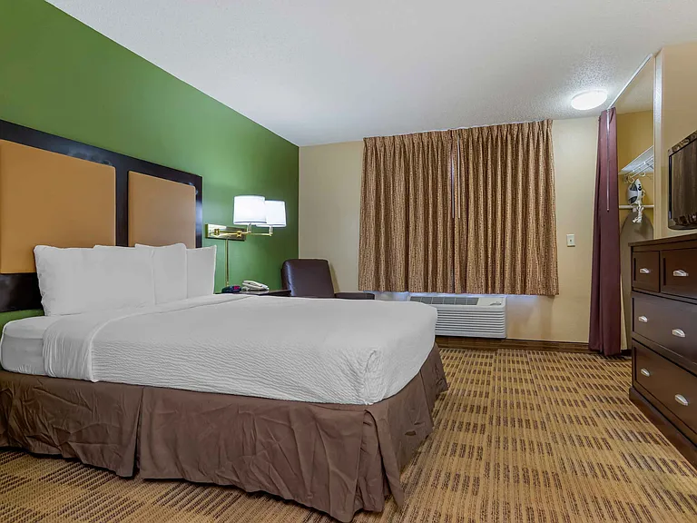 Studio Suite - 1 Queen Bed