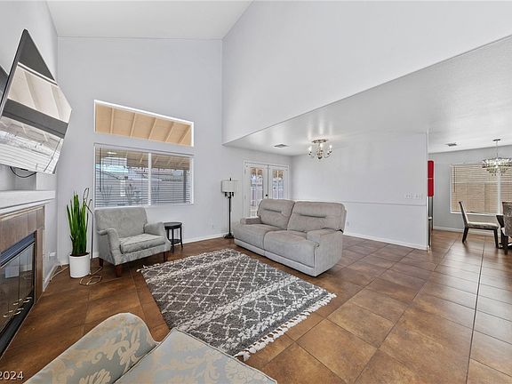 5th image of 8327 Montgomery St